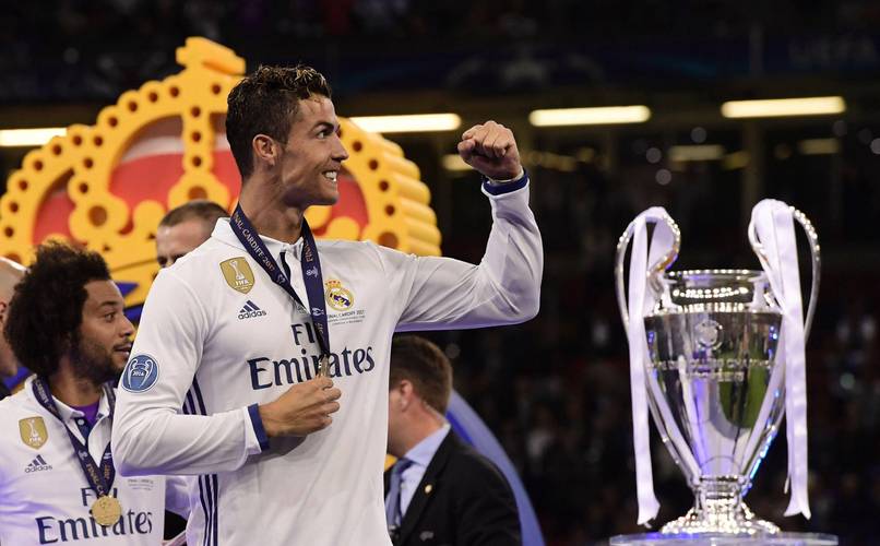 世界足坛主教练引援花费排名！瓜迪奥拉断崖领先 引援花费25亿欧