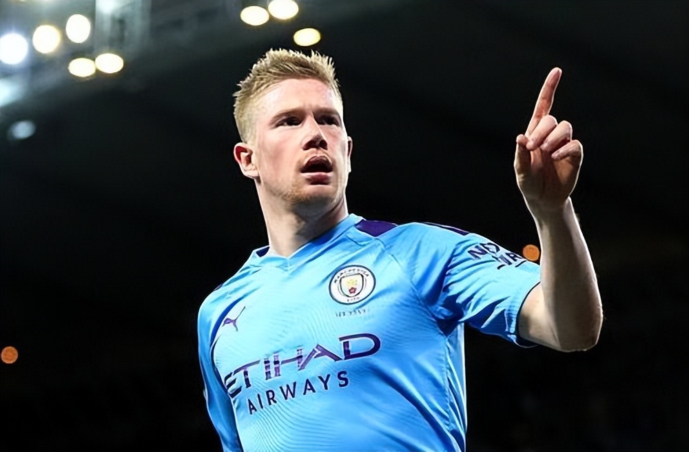 暖心，埃克塞特城小将伯奇对曼城打入进球后，谢尔基给予鼓励