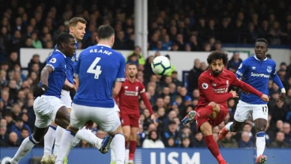 勇士主场告捷 库里外线手感回暖